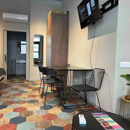 Reina Flats Playa Апартаменты *