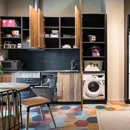 Reina Flats Playa Апартаменты *