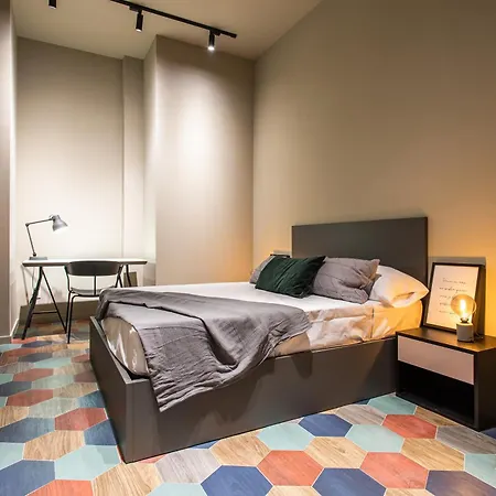 Reina Flats Playa Апартаменты *