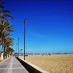 Reina Flats Playa